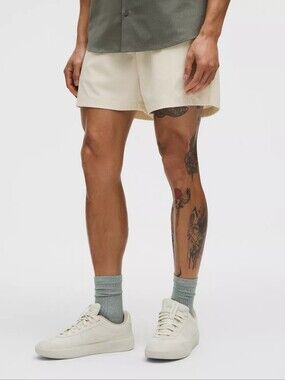 ABC WovenAir Pull-On Short 5" In Light Ivory